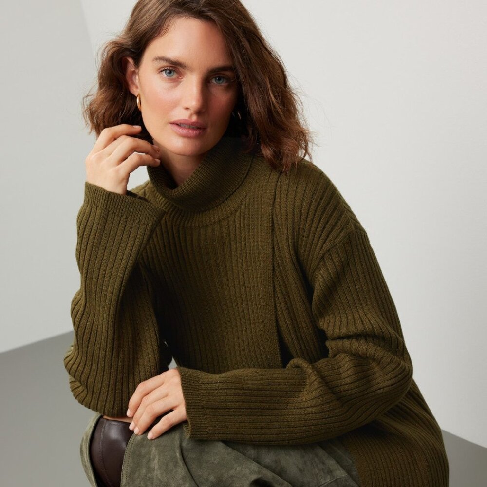Asymmetrical Sweater - Picture 4 of 5